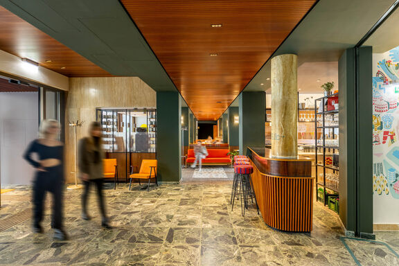 Magdas HOTEL Vienna City Foyer c BWM Architekten Severin Wurnig